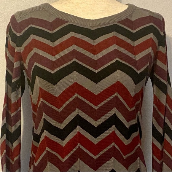 Aventura gray purple black red chevron print sweater dress size small - Picture 2 of 10